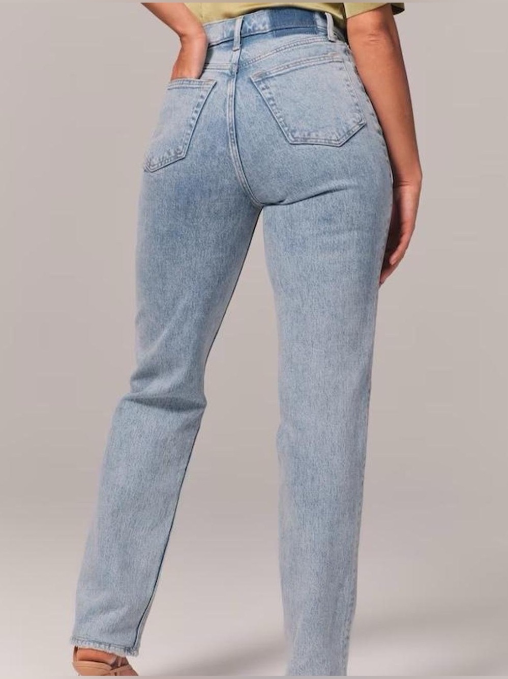 Abercrombie & Fitch ’90s Relaxed Jean High Rise – Size 27 Regular – Light Wash
